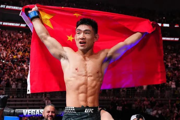 宋亚东拿下比赛后满心亢奋，可十万美元的罚金瞬间让他冷静下来！换做以往拿下这么干脆