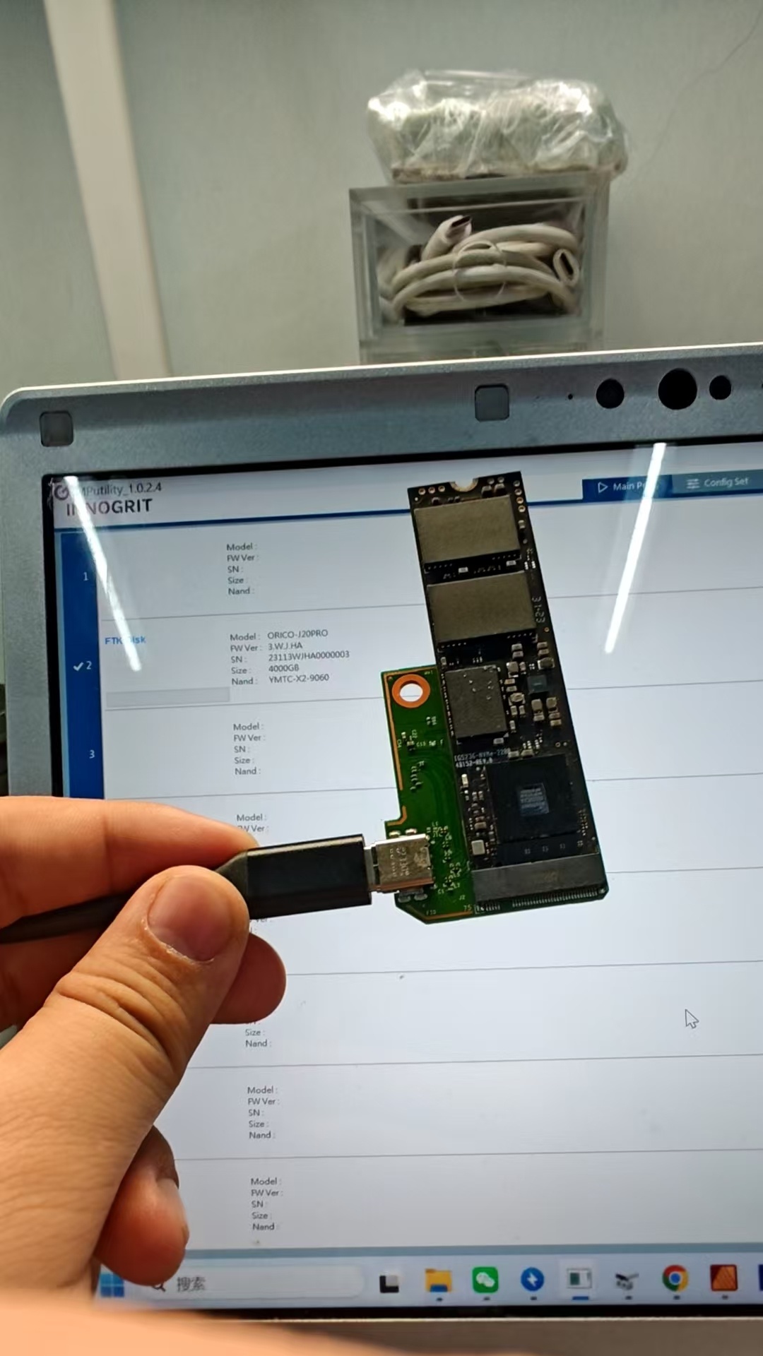 超级简单的硬盘盒，10GBPS，其实是闪迪移动固态转接卡，接任意Nvme固态可用