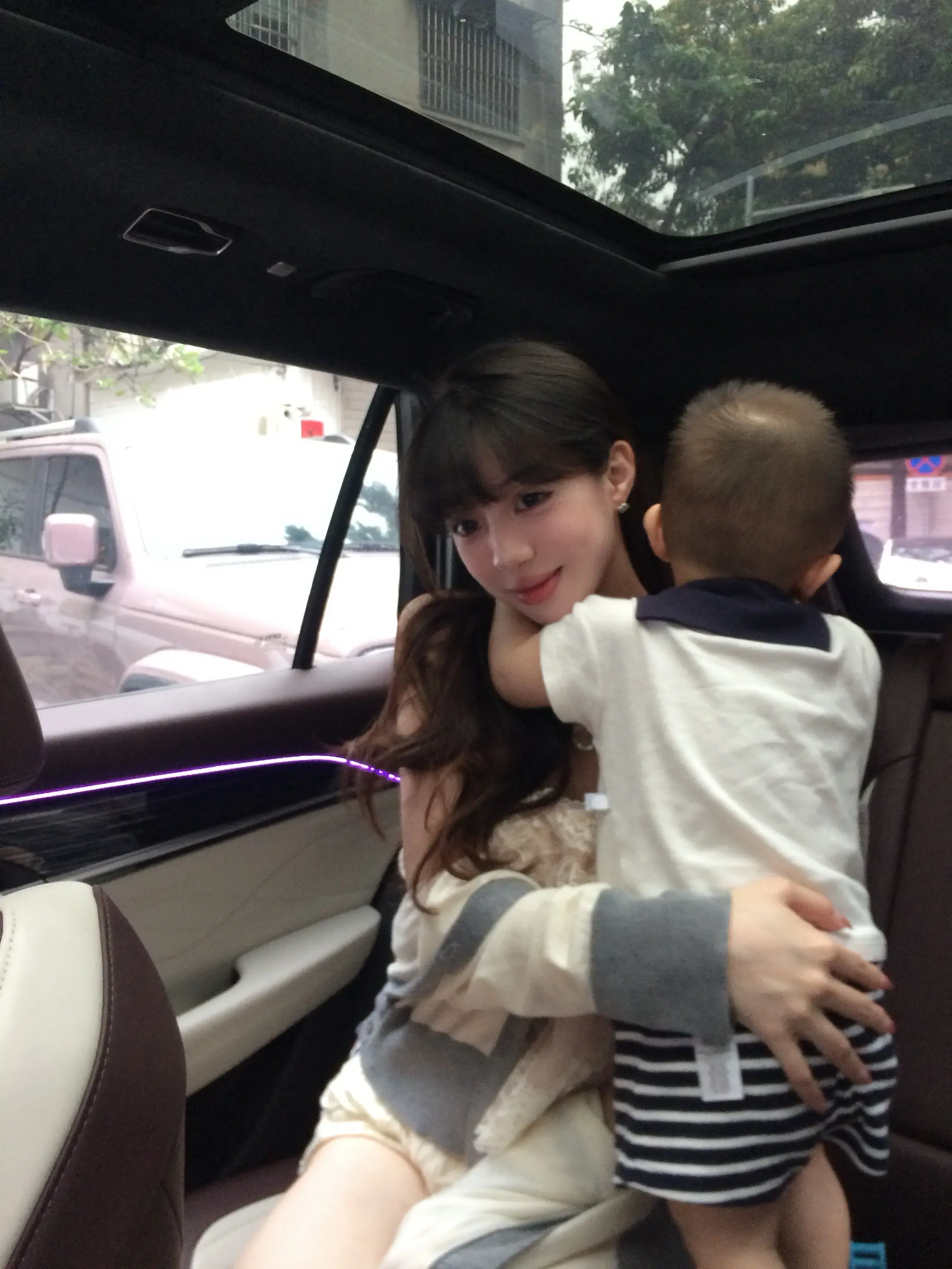 拜托小宝 以后出门叫姐姐