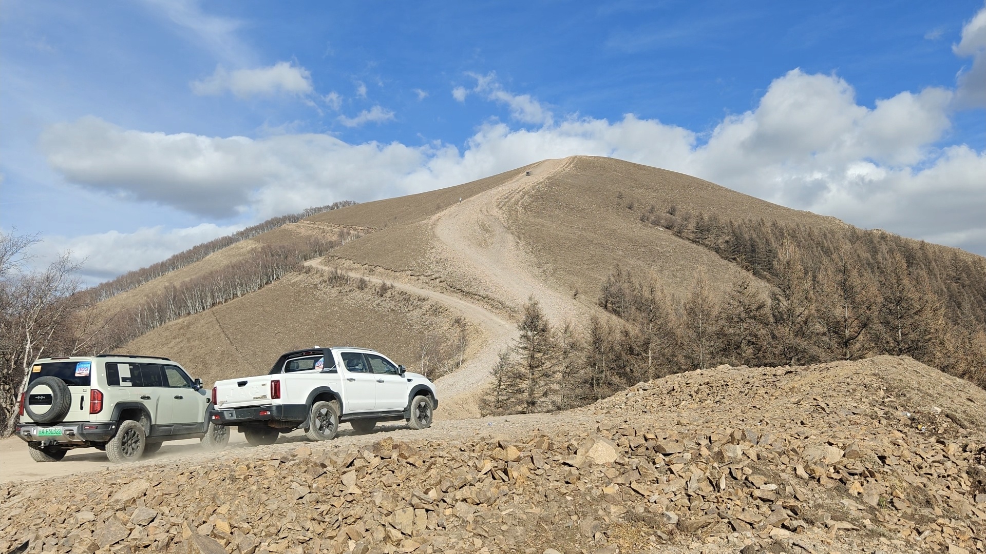余洋说了好久的烂摩托挑战老掌沟，今天终于成行了，CG125爬好汉坡见过吗？真可谓