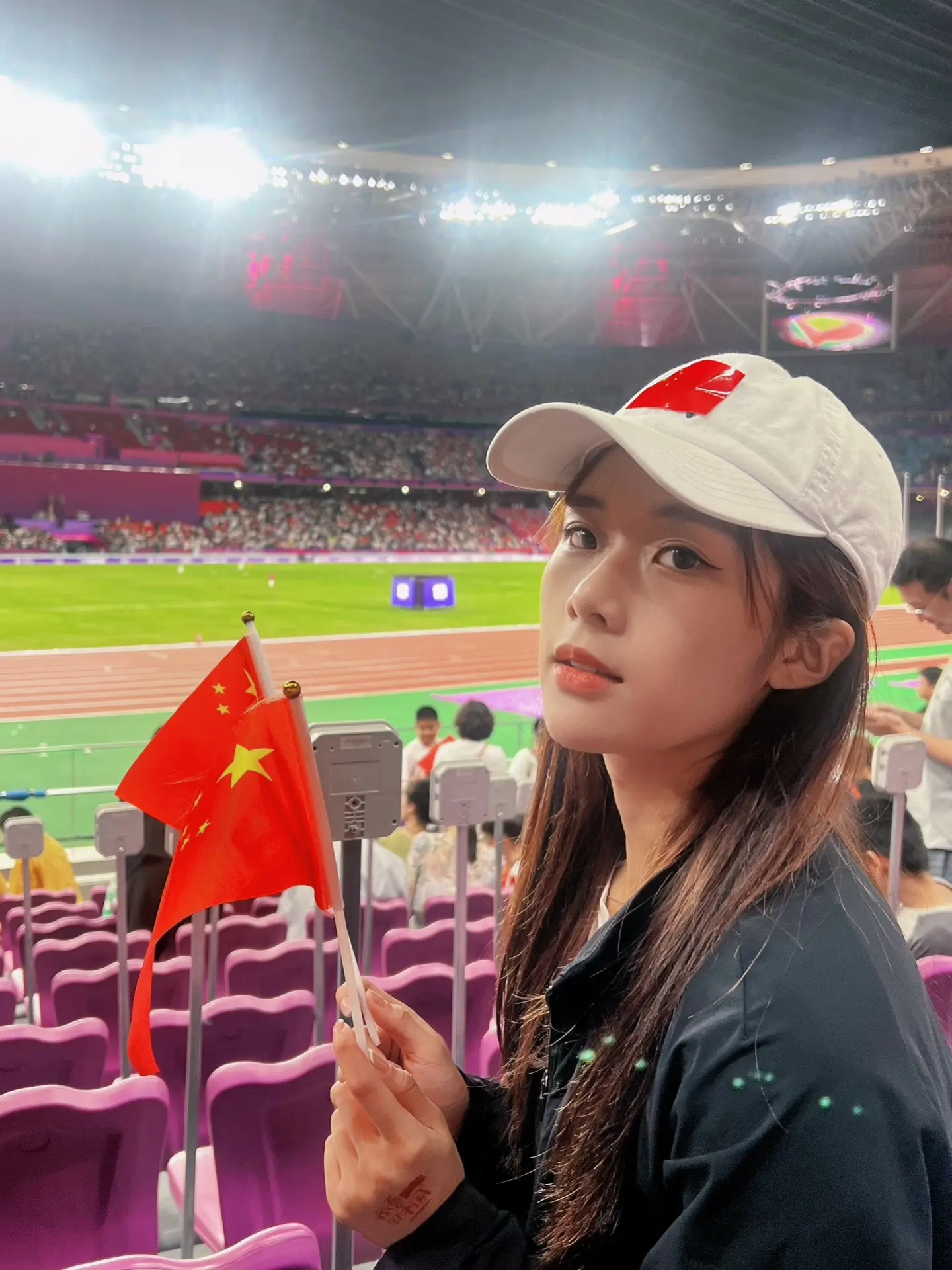 “青春没有售价，有幸生于华夏🇨🇳”
