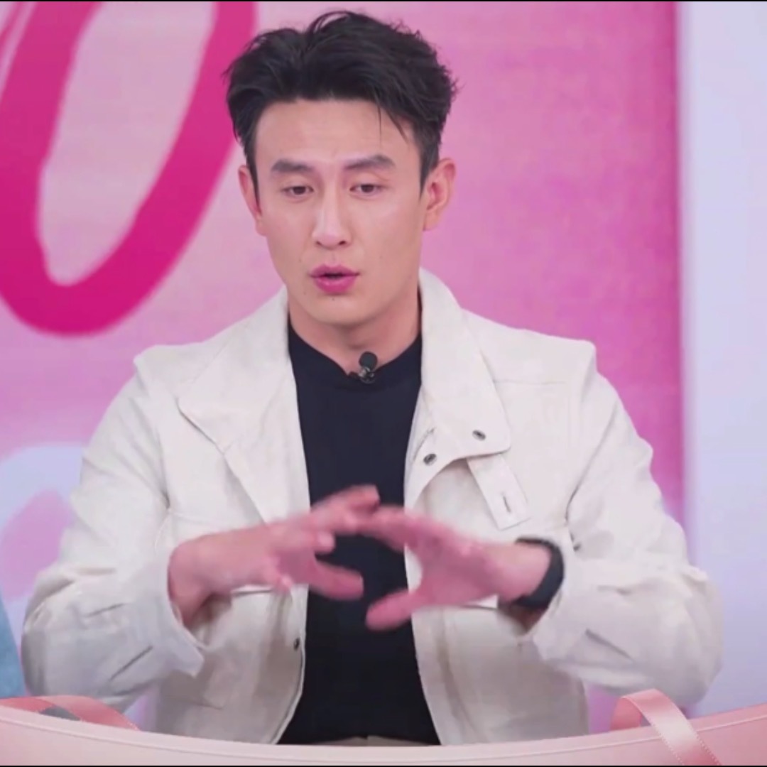 现在男生都比女生会护肤了打破刻板印象还得看刘萧旭，一直觉得男生大多不在意肌肤保养