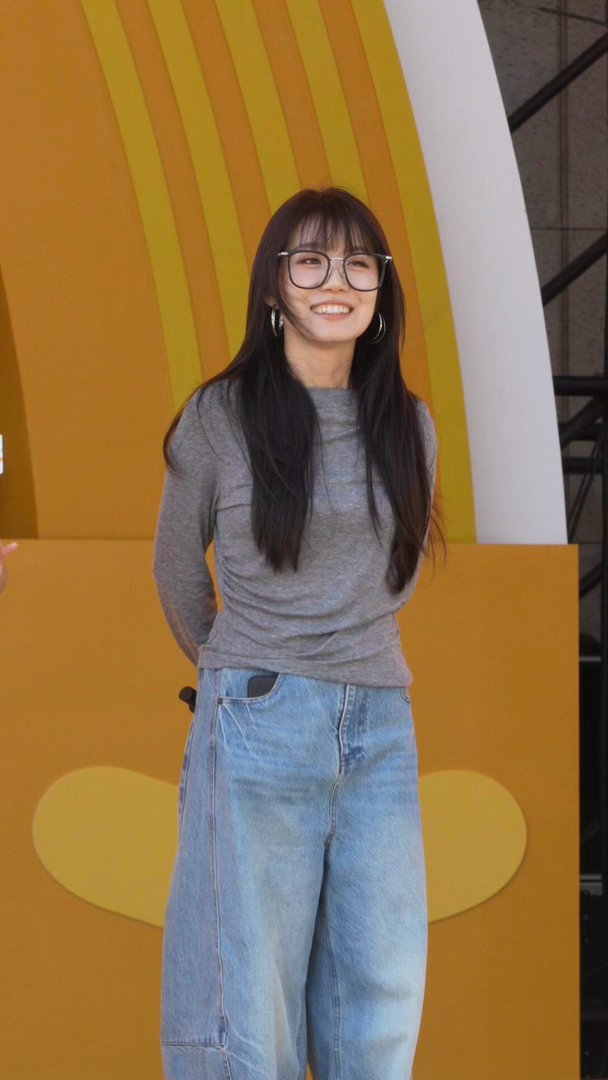 看完粽子脱口秀眼泪流了满脸  芳芳的故事里有太多人的影子。去一个没人认识的地方重