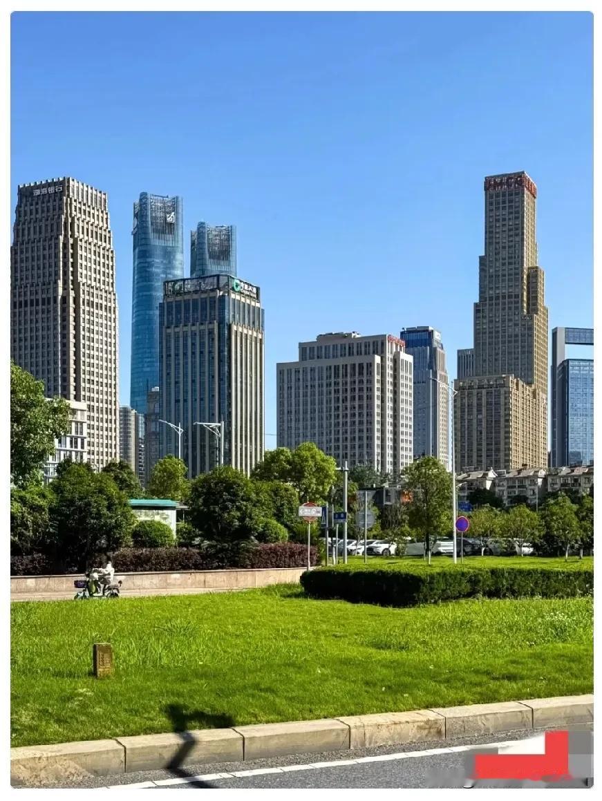 我舅在北大当了20年教授，
昨天一句话把我骂醒了：

昨天晚上我穿了一双新鞋子，