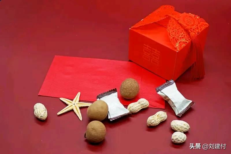 女子称“嫁给爱情”却发现老公出轨 2025年4月28日，杭州的林薇在婚姻咨询室，