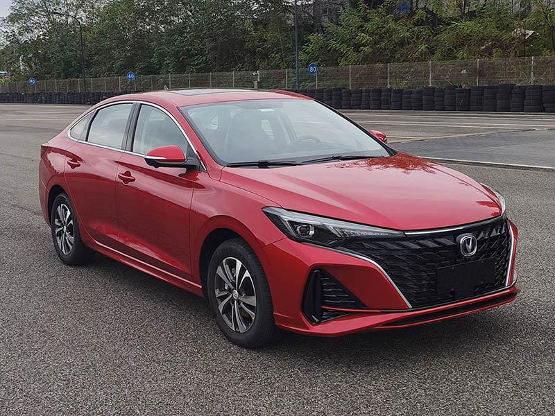 2026年关注车型：长安汽车新逸动
新款逸动将推出油混版和插混版新车，提供更为丰