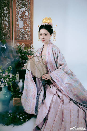 宋轶的宋是宋韵的宋 从宋代服饰到妆容细节，宋轶的每一处设计都充满了历史的深度与文