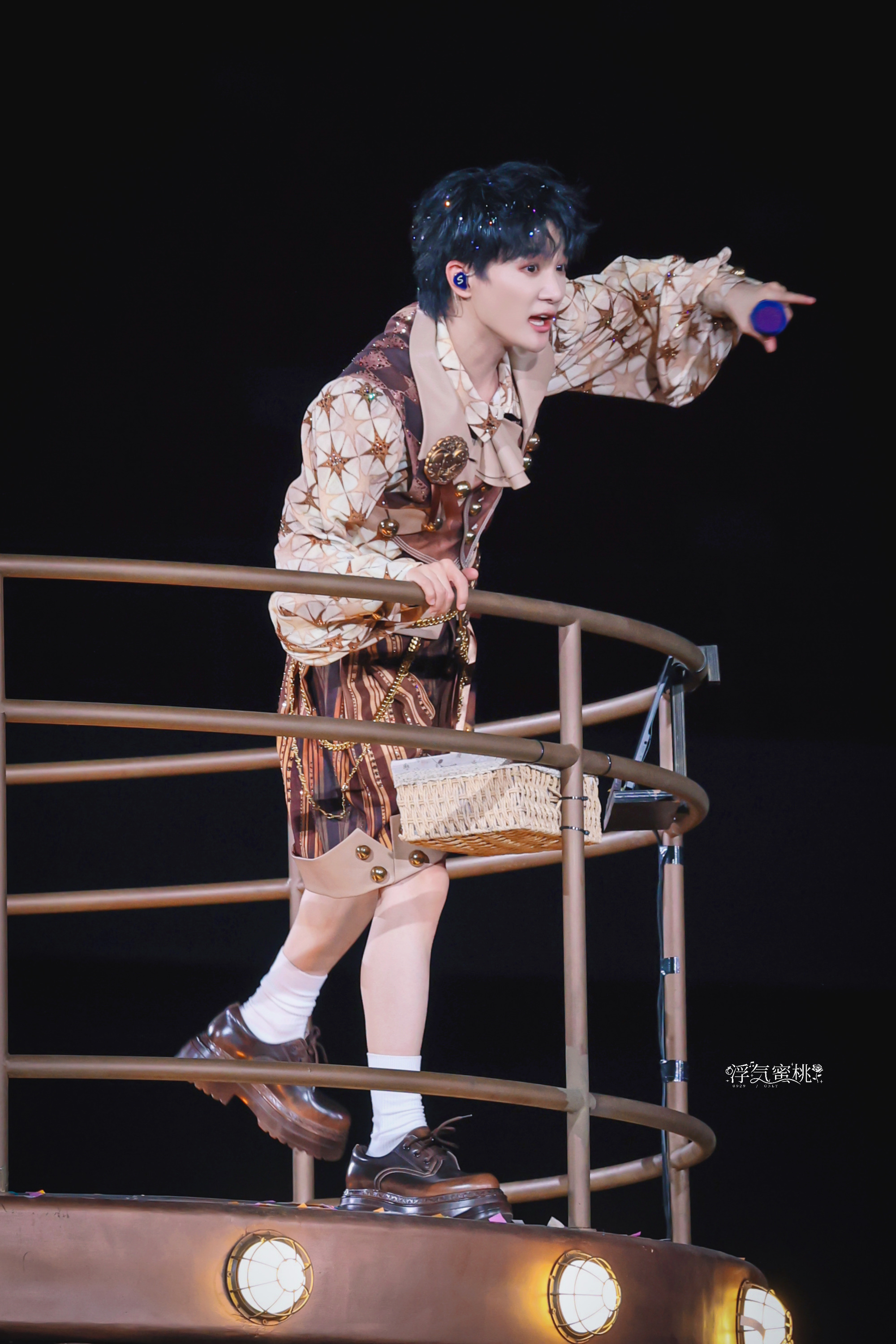 周深  哎呀 翘jiojio咋那么可爱🥹🤲🏻📷 20260627 「深深
