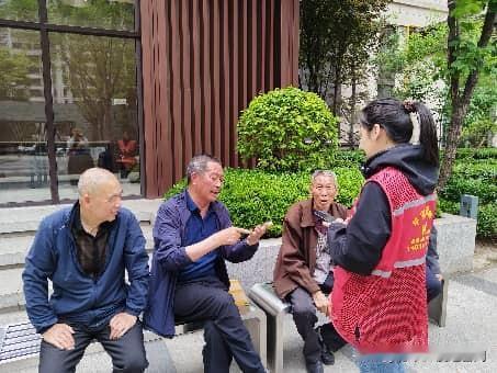 脚步沉下去 服务暖民心
 
万柏林区南寒街道中海社区网格员与社工坚守“居民无小事