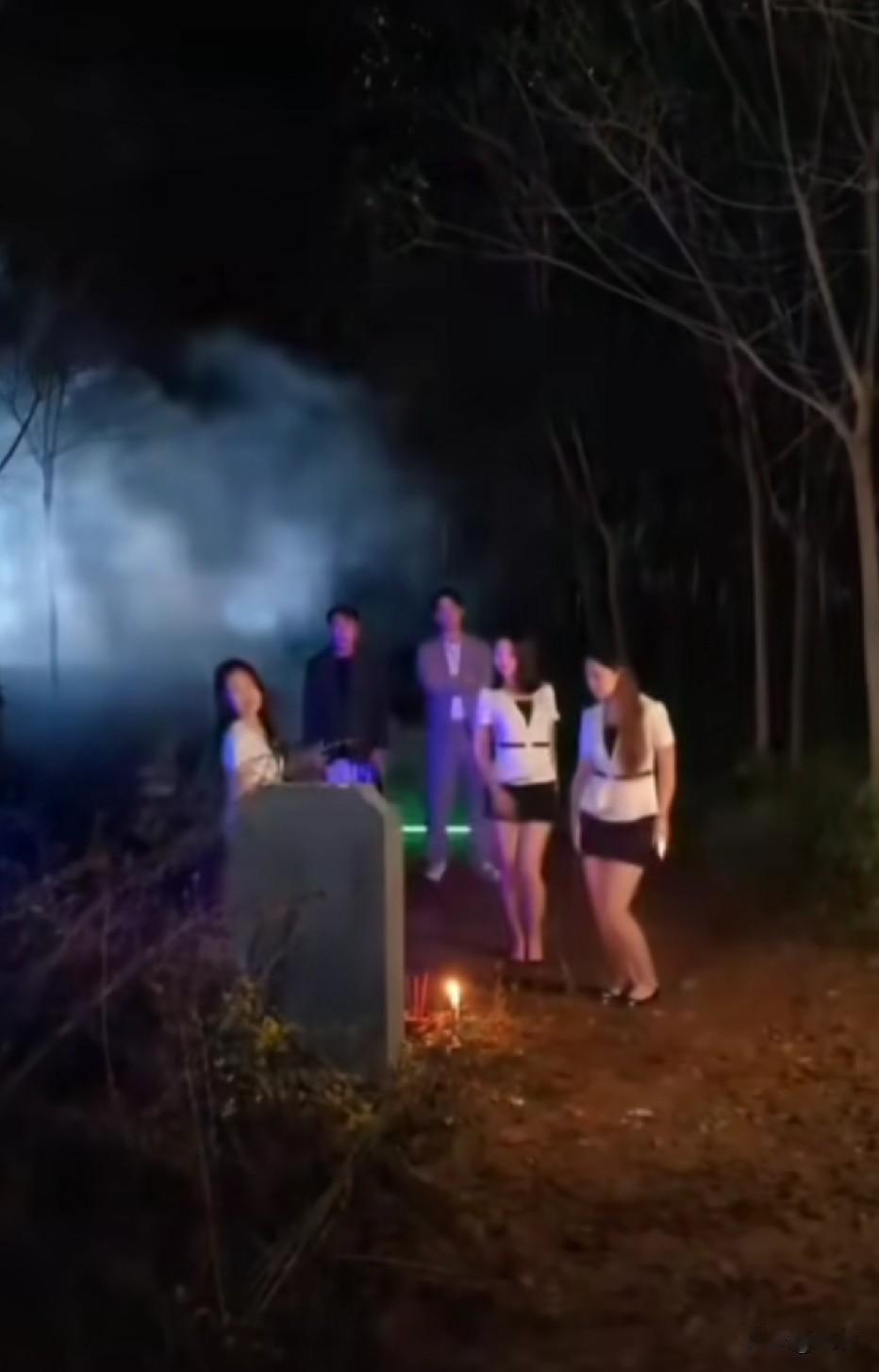 这是谁家的孩子，这么的孝顺