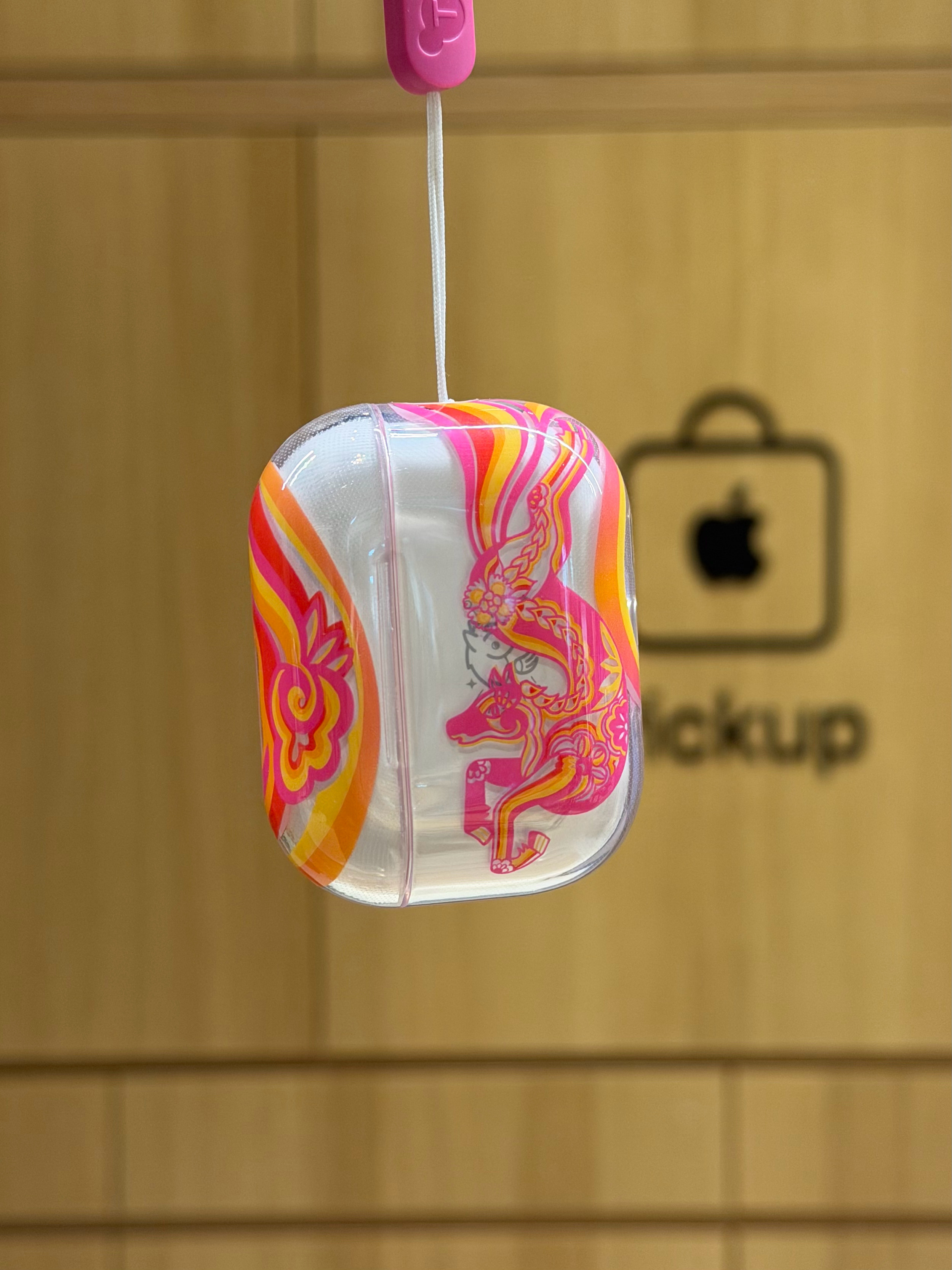 苹果马年特别版周边快速上手设计特别好看，帮大家看过了，充电宝549，手机壳449