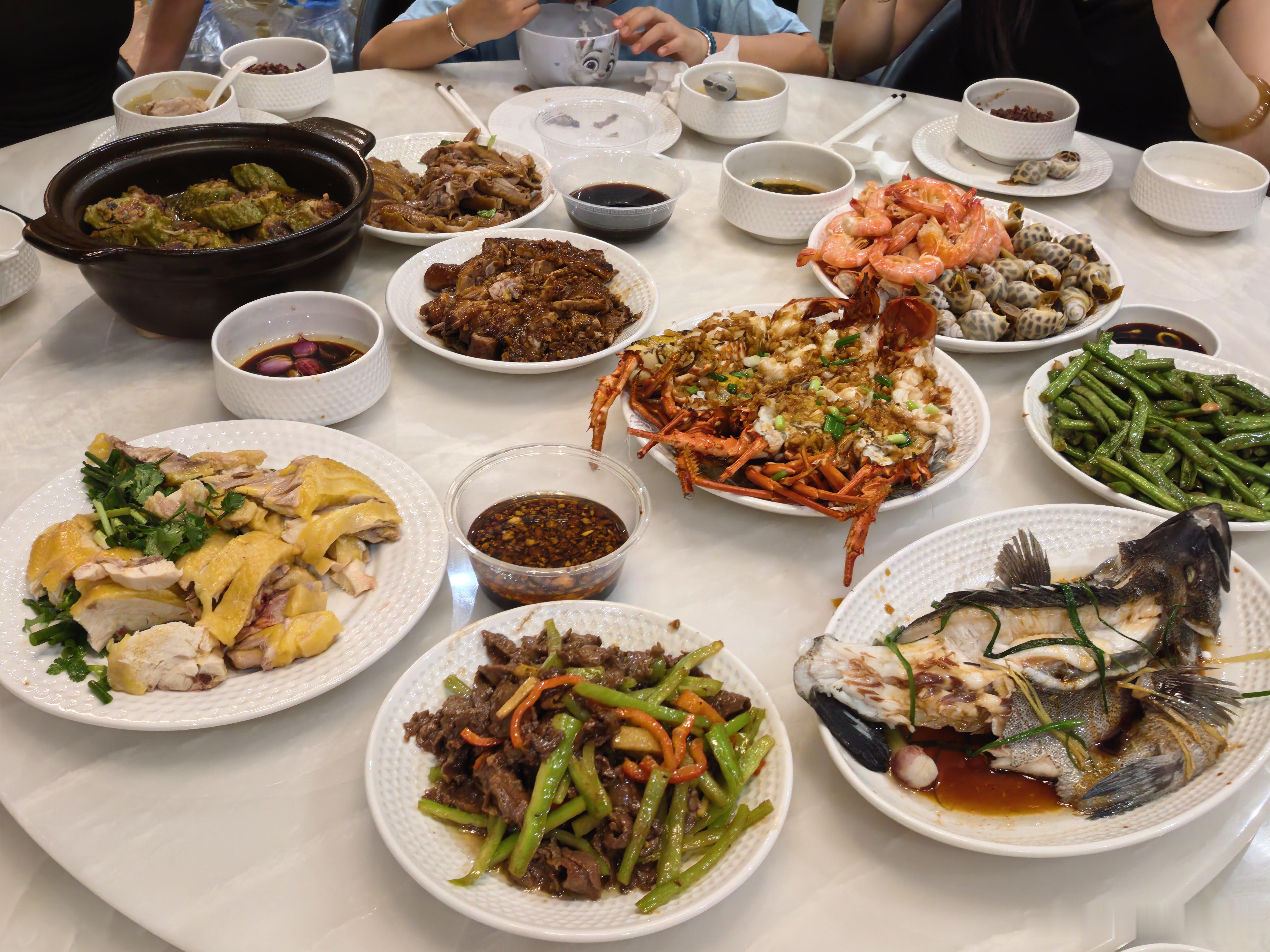 被阿姨投喂的一天，平时阿姨8点能搞定，今天干到8：30恰饭哈哈哈哈 