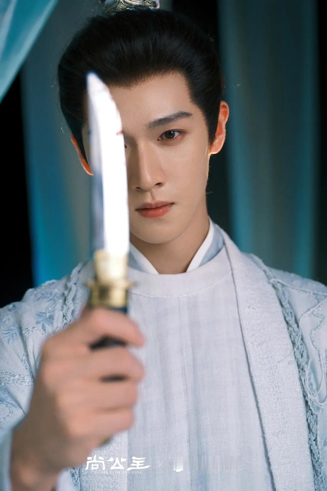 看了李昀锐的视频，才知道他有四部剧待播，真·高产！去相关剧集看了看资料，发觉每个