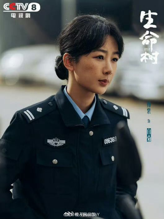 杨紫白玉兰视后恭喜我们紫妹一步一个脚印 恭喜白菊让我们看到了不一样的小猴子