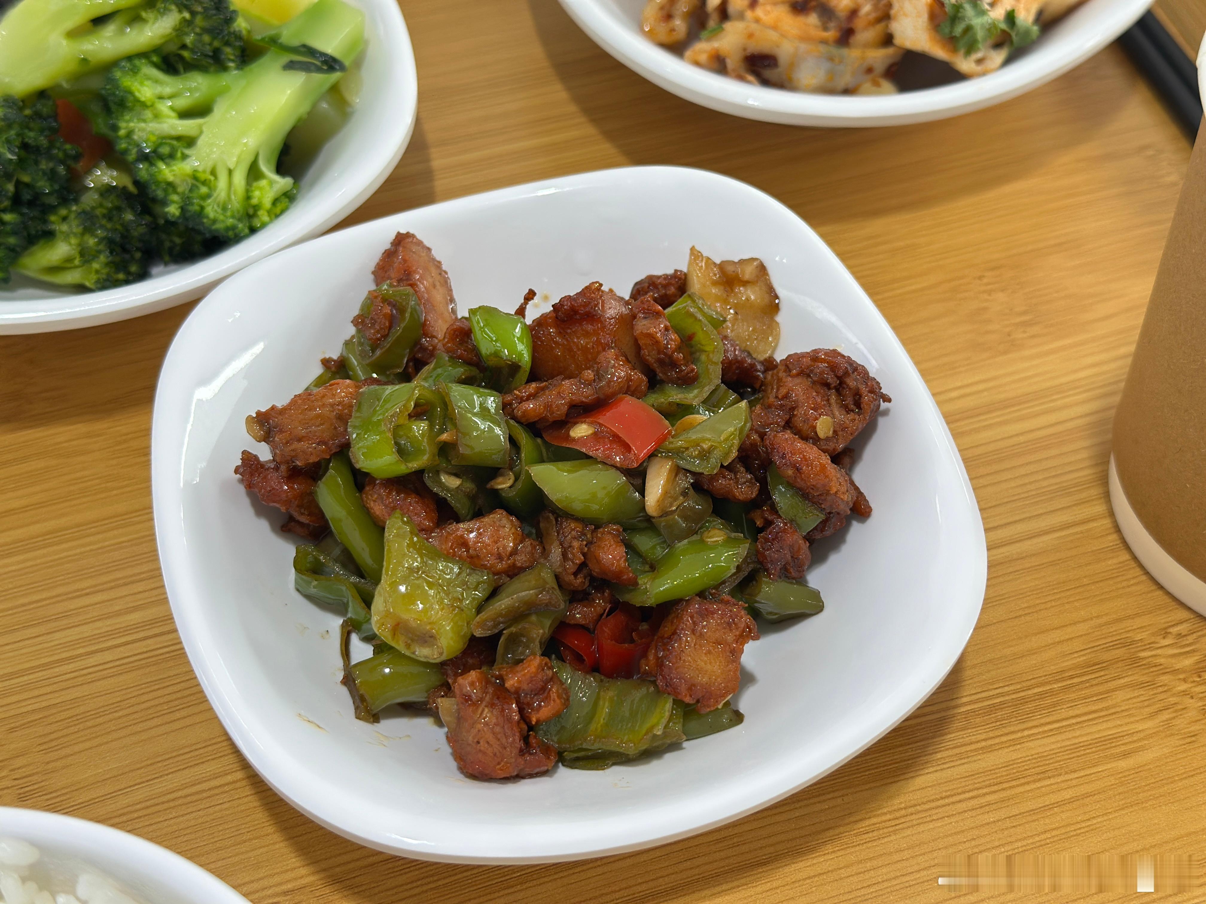 今天陪来提车顺便在店里吃饭直接省了午饭钱