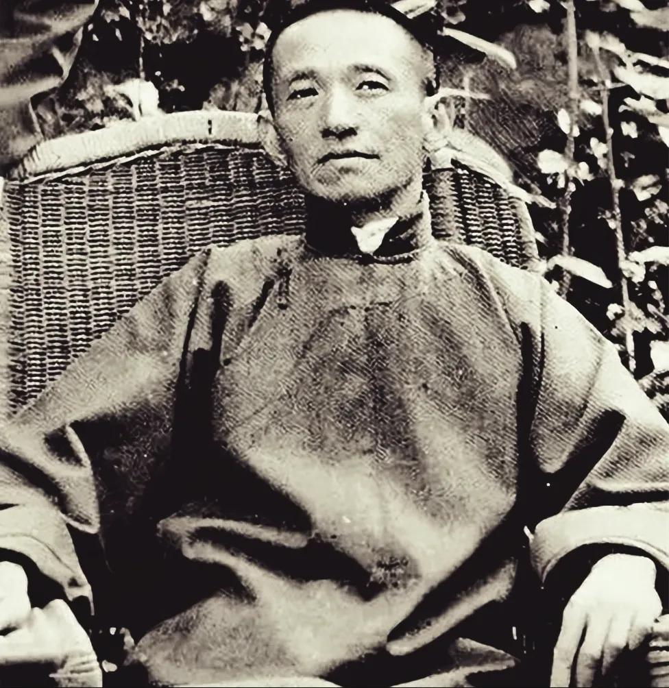 劝老蒋打老虎反被怼！陈布雷的最后48小时，藏着民国最凉的现实
 
1948年总统