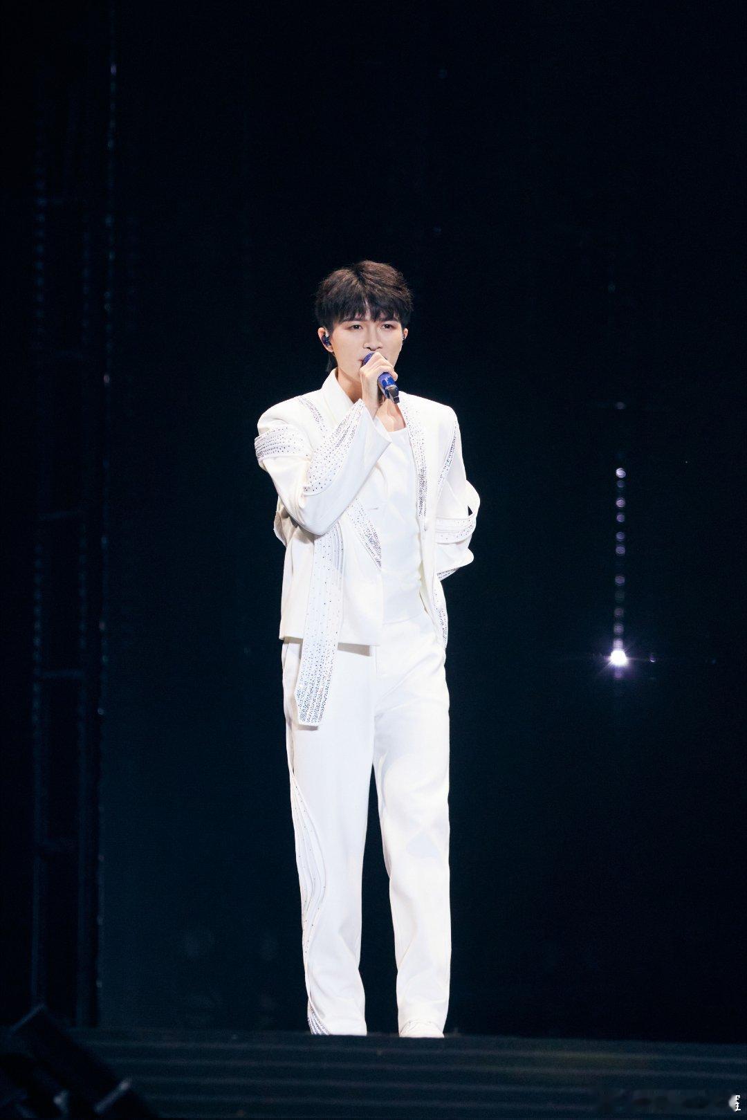 周深红尘慌慌周深百花杀主题曲红尘慌慌周深还是孟子义邀请来唱的 懂剧的人才能请到最