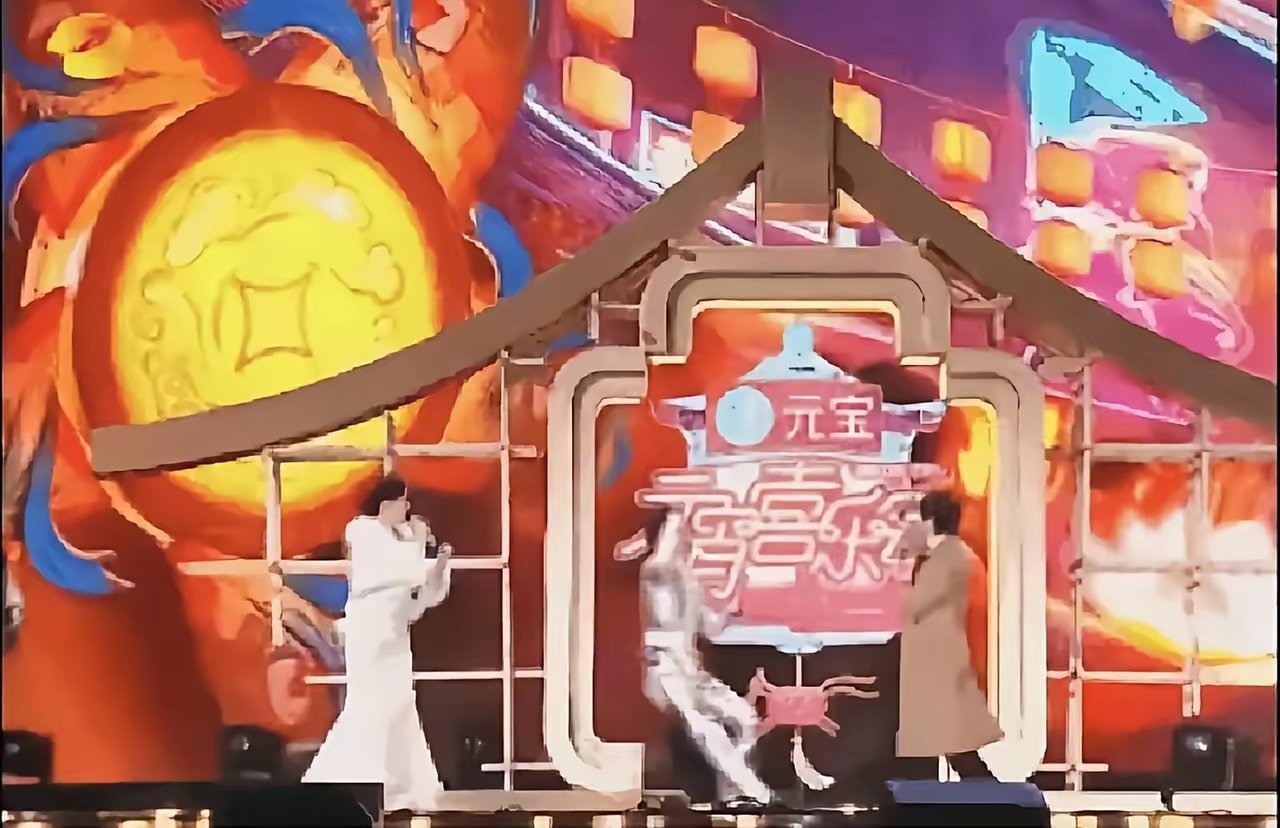 有惊无险，湖南元宵晚会发生意外，主持人何炅再现教科书级神救场3月3日晚，湖南卫视