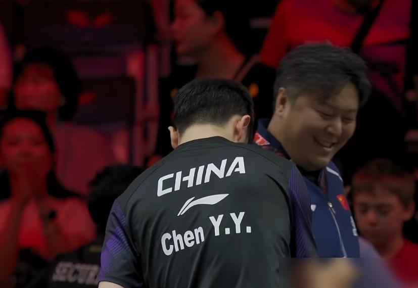 王楚钦嘴里蹦出个“孙逊教练百分百胜率”，这话一落地，多少双眼睛就盯上了。真敢说，