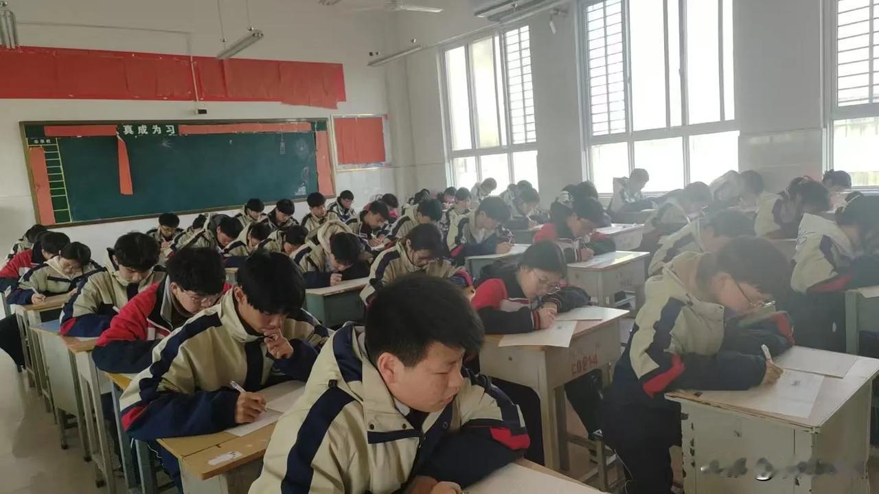 高中
偏好数学或者英语的孩子有福音了！
若数学成绩达到140分以上，著名大学就能