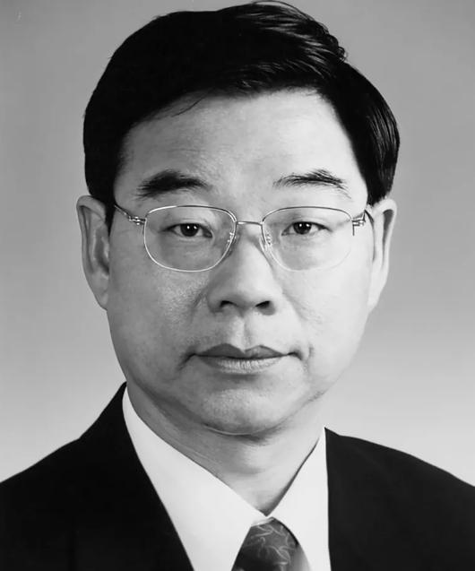 [月亮]孙传尧院士逝世！中国能用稀土卡世界的脖子，他居功至伟，向他致敬！
 
那
