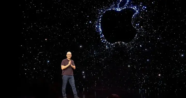 iPhone阵容调整，库克卸任倒计时