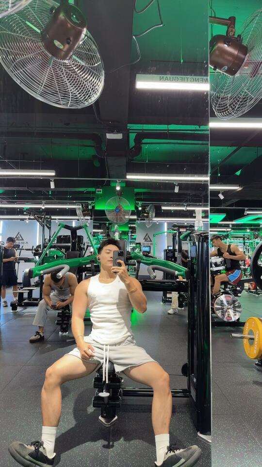 要练了！今天怎么搭讪“女生”？入景都是男的！