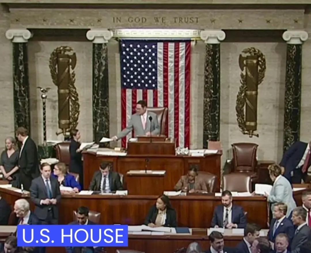 美国众议院周二几乎一致批准了一项法案，要求司法部公布与名誉扫地的金融家和被定罪的