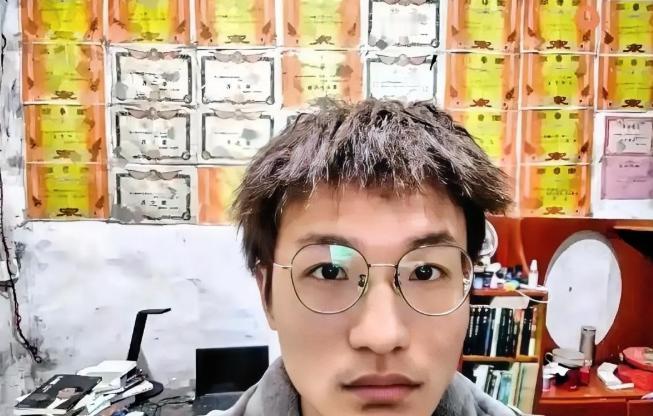 5月3日有真实报道，湖南湘西一名男生，大学毕业五年，连续五次考研全部失利。这些年