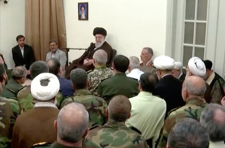 伊朗已经做好最坏打算了，美军航母带着满船战机、军舰，浩浩荡荡杀进中东，伊朗直接拉