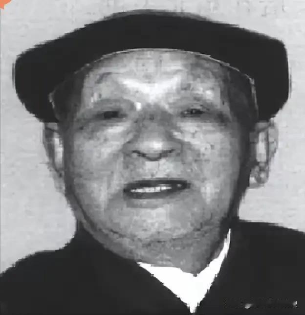 他是毛主席亲自过问的老红军，却在副部级岗位上被一撸到底，当了5年工地副处长

1