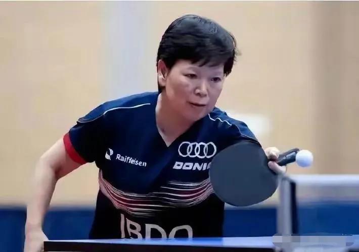 我的天呐！真不愧是乒坛常青树，60岁的倪夏莲女单又赢了！花甲之余的乒乓球运动员，