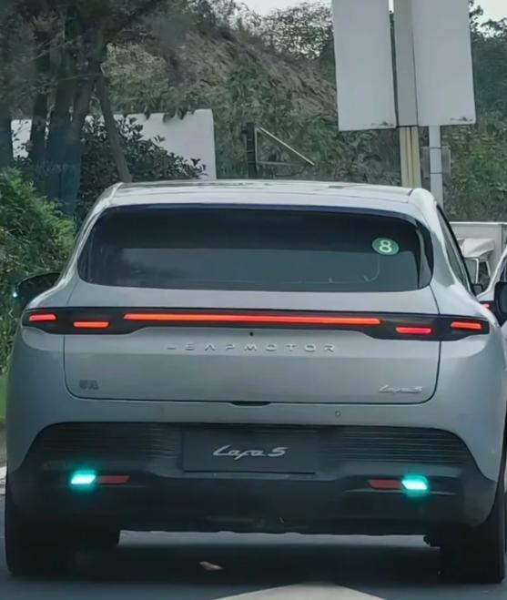 lafa5凭什么比B10贵
作为一名B10预备车主，一开始很不理解这车凭什么比B