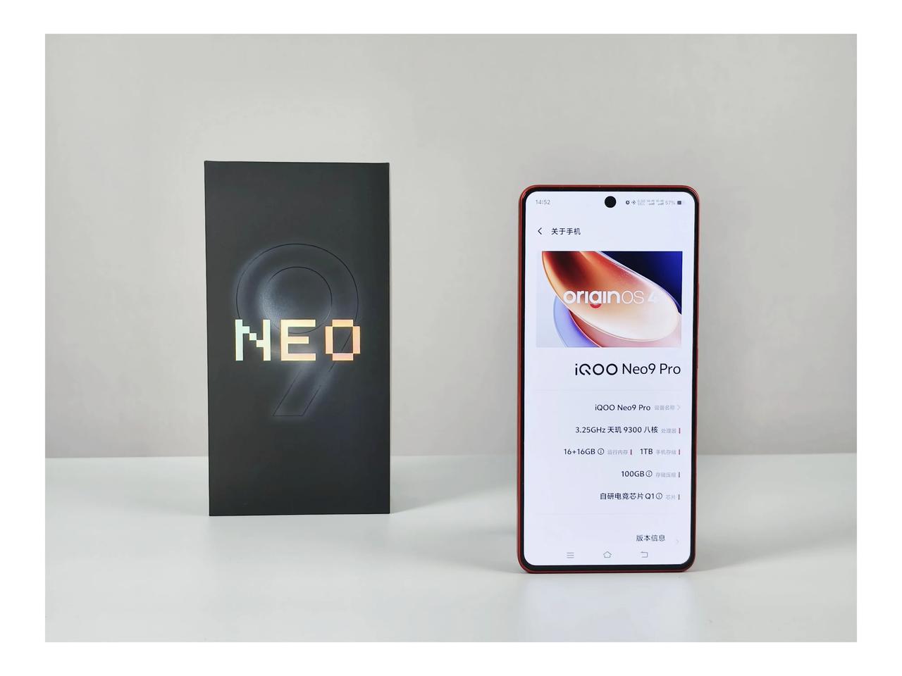 iQOO Neo9 Pro开箱图赏

iQOO Neo9系列这次主打双芯性能体验