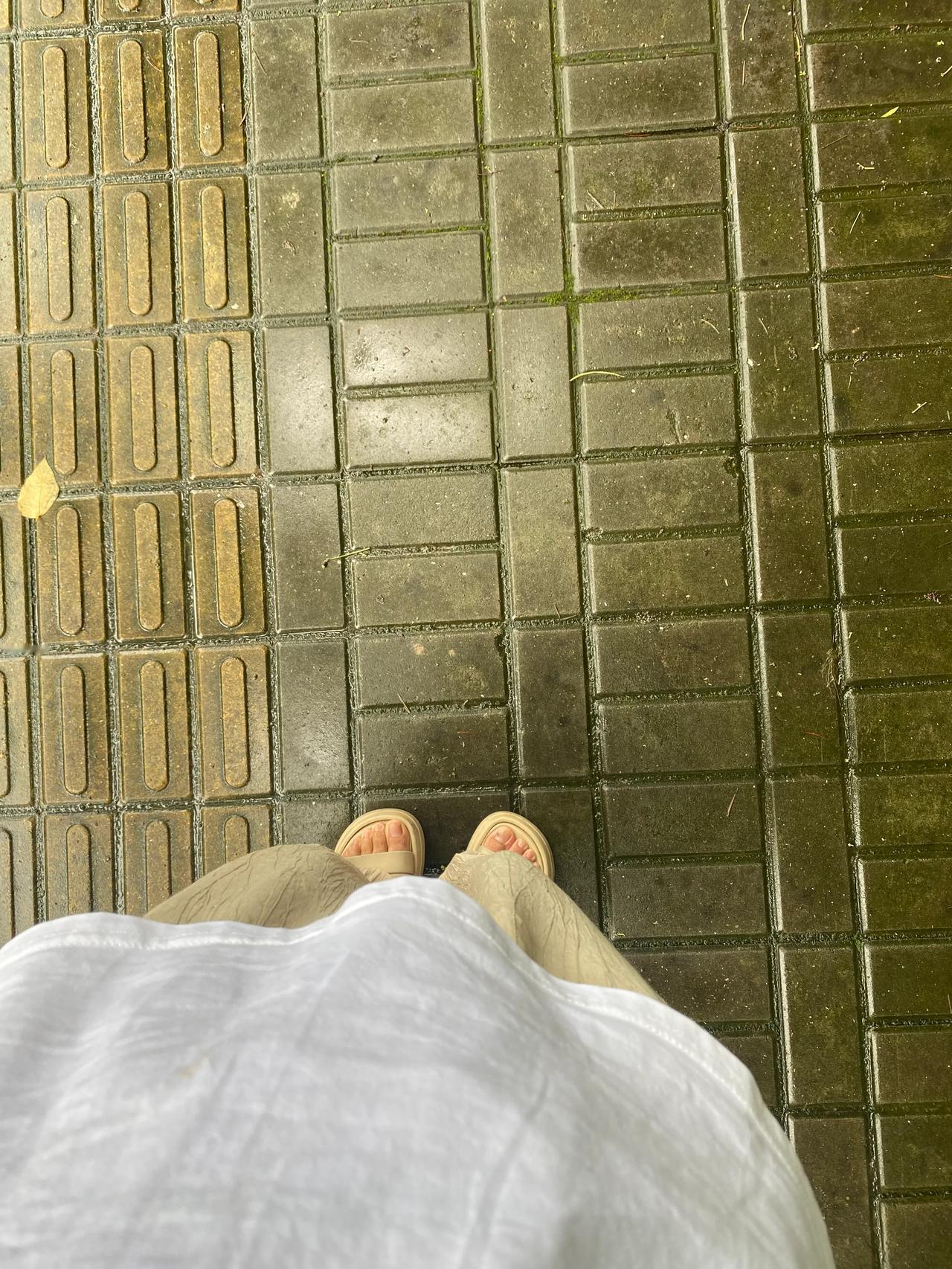 我们需要这样的时刻——

一次次把自己放入人潮之中，放入崭新的生活和工作状态中，