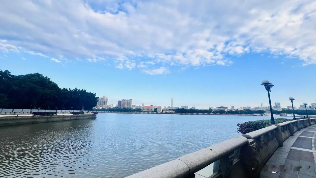 苦，才是人生。累，才是工作！变，才是命运。忍，才是历练！容，才是智慧。静，才是修