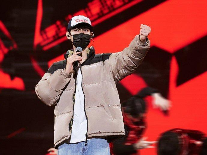 龚俊一个舞台集齐三个反骨仔 一首《想你的365天》诉尽沉香柔肠，一首《就是哪吒》