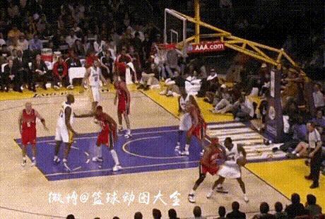 科比的几个单打，三威胁搭配无敌的脚步，让防守者每个人都很紧张！