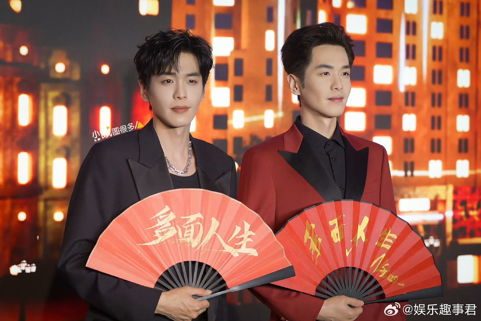 张若昀给蜡像取名张若的张若昀24日现身上海杜莎夫人蜡像馆，为个人蜡像举行揭幕仪式