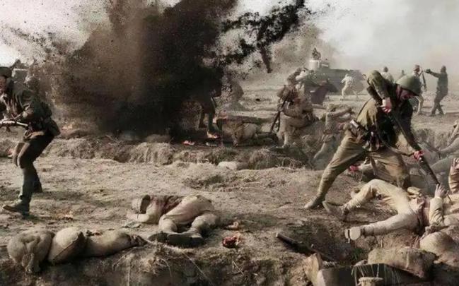 1942年初，蒋介石派人视察长沙会战的阵地，看见满山满谷都是日军尸体后，一个高参