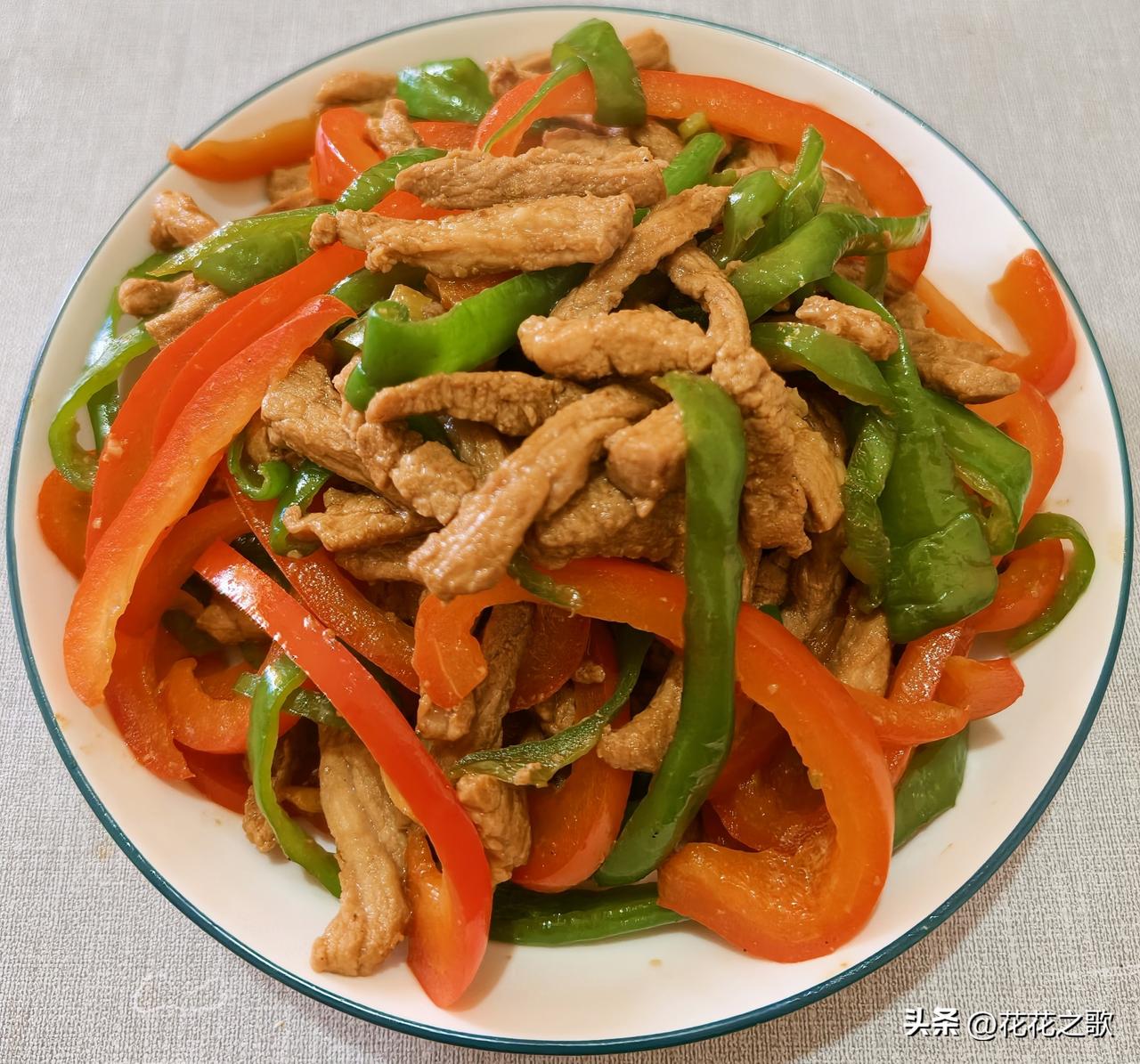 早餐的核桃饼够一天消耗了，毕竟这个天是属于静坐的，能不动则不动嘛！

于是，午餐