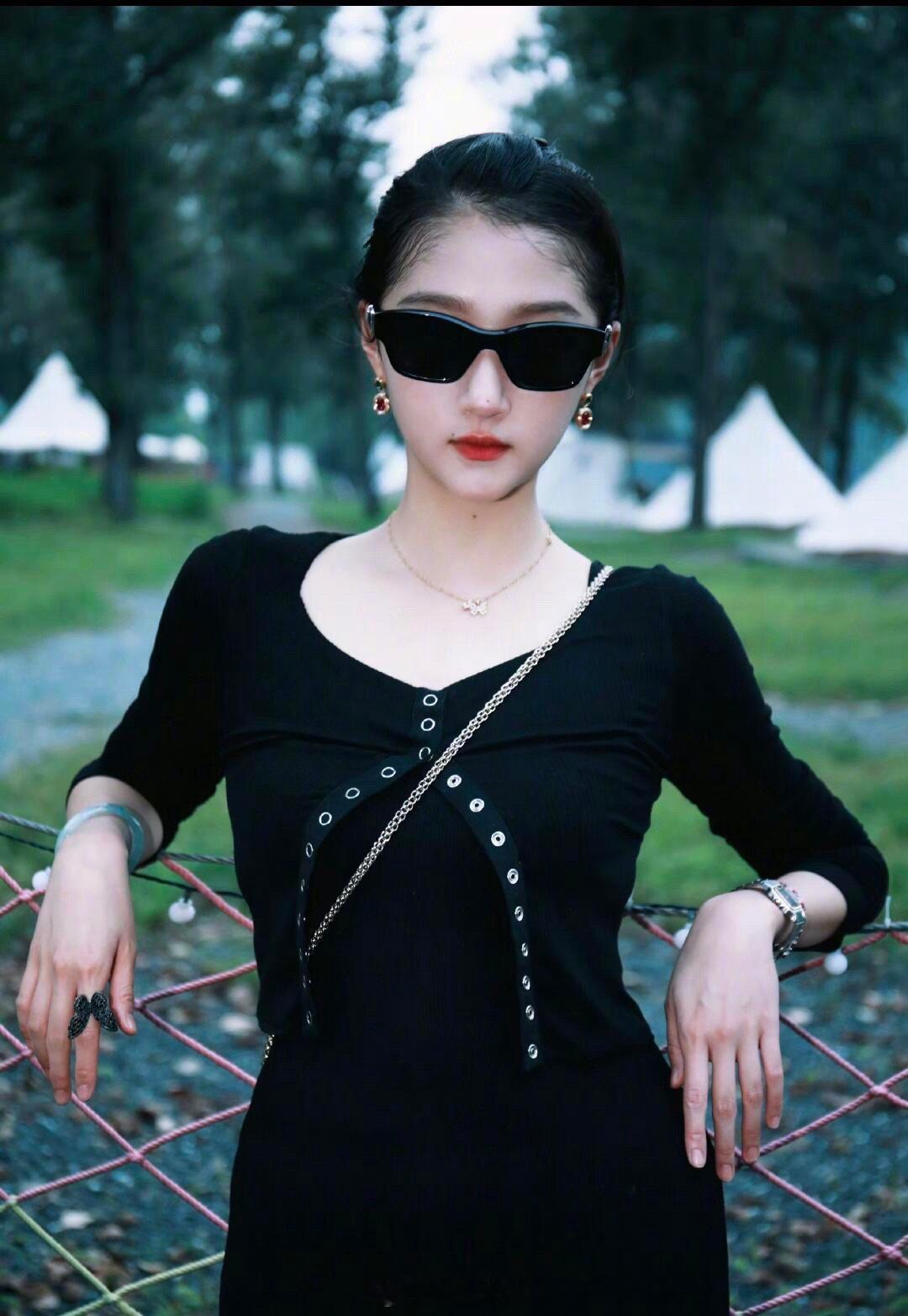 这应该是关晓彤最好看的一组图片了吧！ ​​​