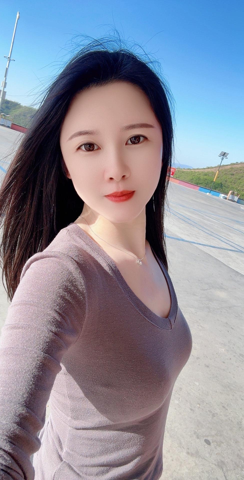 本来挺想你的 后来玩手机把你忘了  哈哈