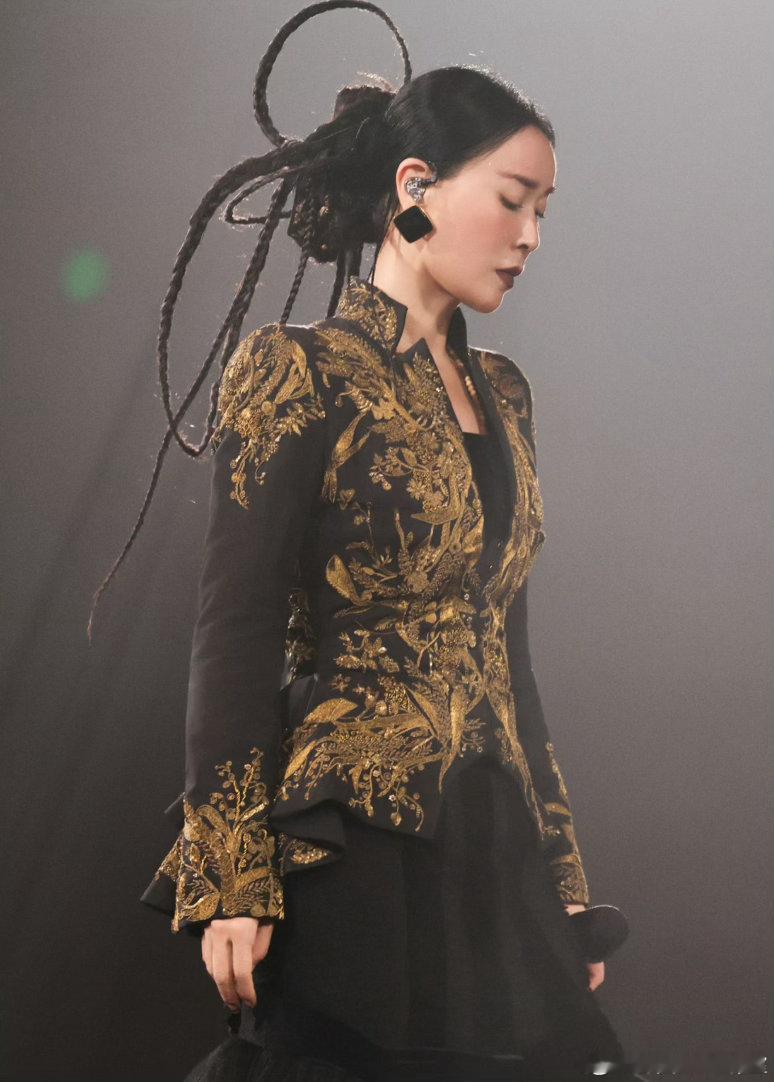 那英演唱会金曲含量超标那英演唱会每一首都会唱那英演唱会歌单太权威了！金曲一首接一