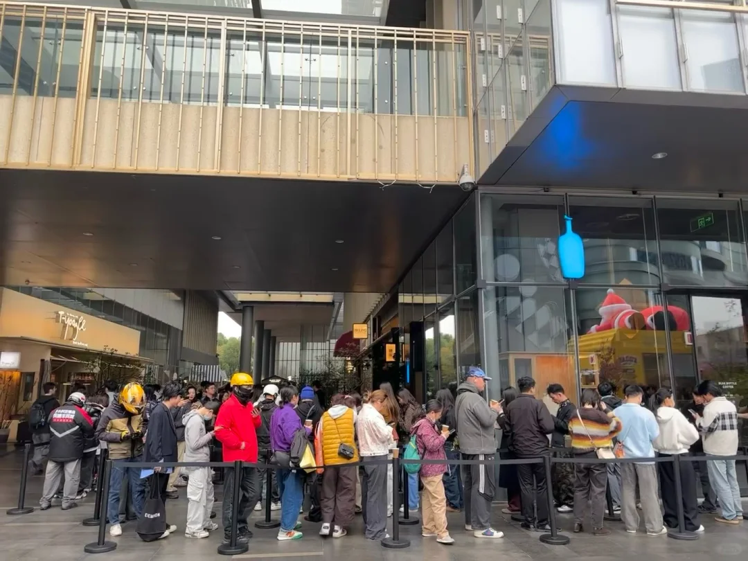 早起看守所会见前，想买杯北上广才有的咖啡不是太容易[笑哭R]