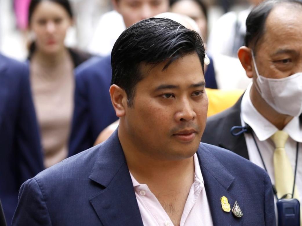 泰国国王为何几百年都不上门。
泰国国王几百年不上中国门，可不是因为傲慢，而是精明