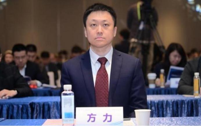 中国移动二级正职高管方力突然被宣布接受调查，他名气很大的。4月13日晚间，据官方
