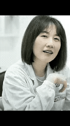 曾琦老师的小眼神儿，惹人怜