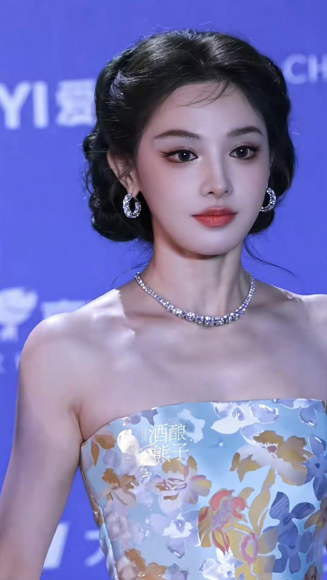 好明艳的彭小苒 