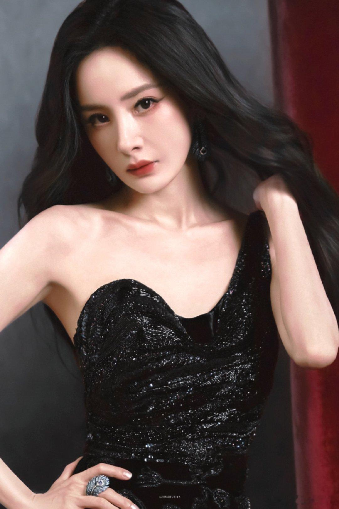 建议大家反复研究杨幂的强者思维一路起起伏伏，见过鲜花也见过流言，杨幂始终保持清醒